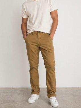👖🔥 American Eagle Men’s Khaki Pants – Everyday Essential 🔥👖